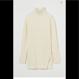 White/Cream Ribbed Turtleneck sweater